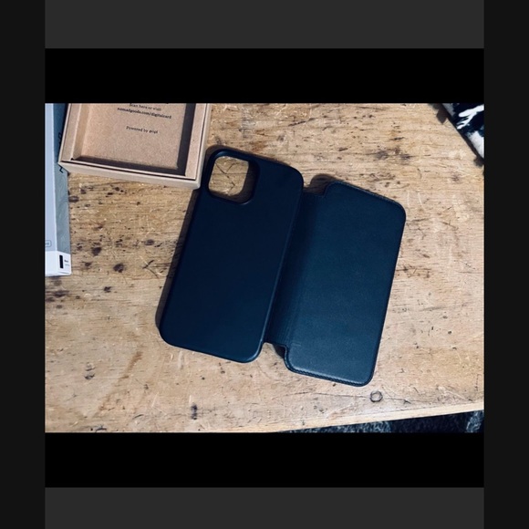 Nomad Black Leather Folio Case (MagSafe) for iPhone 13 Pro Max - Picture 2 of 6